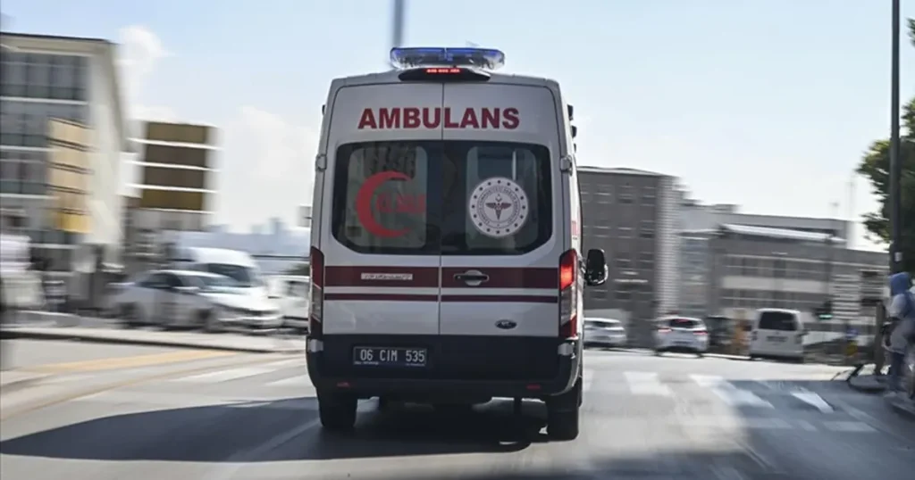 ambulans-666551.jpg